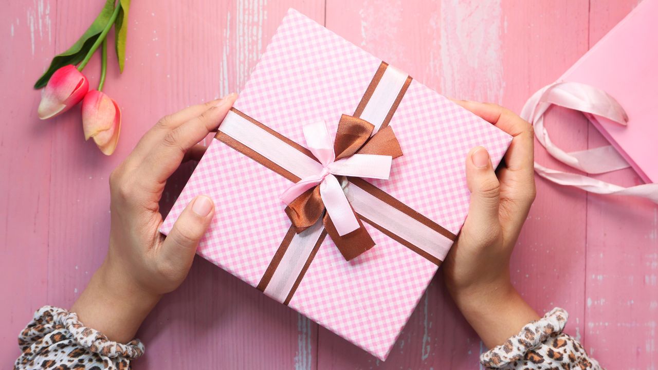 10 Ways in Which Wholesale Gift Boxes Can Help in Business